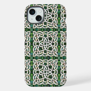 Groen en Wit Keltisch Knoopsteen Mozaïek iPhone 15 Plus Case