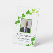 Groen Engels Ivy Vine begrafenismonument Reclamebord Met Voetstuk (Voorkant)