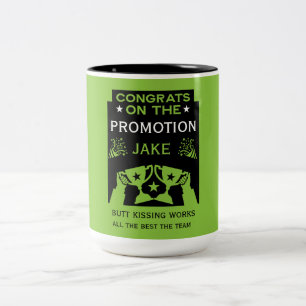 Groen gefeliciteerd met de promotie tweekleurige koffiemok