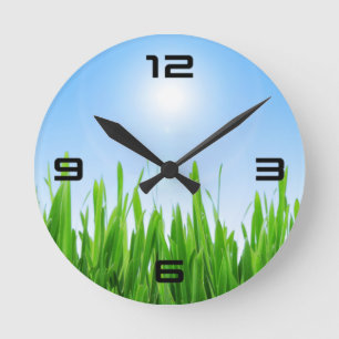 Groen Gras Blauwe Lucht Aangepaste Tekst Sjabloon- Ronde Klok