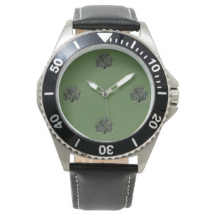 Groen man met een trendy Iers geluk Horloge