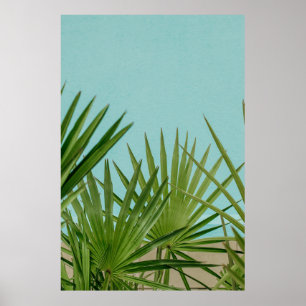Groen plant nabij waterlichaam poster