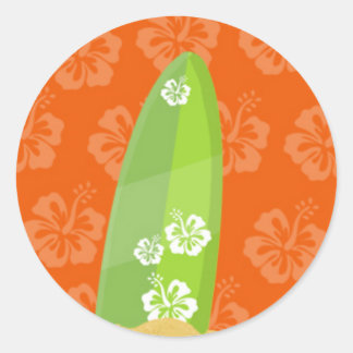 Groen Surf Board op Oranje Ibiscus Achtergrond Ronde Sticker