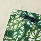 Groen tropisch lederen patroon strandlaken (In situ)