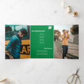 Groen vet AFSTUDEREN brieven en Pet Afstuderen Drieluik Aankondiging (Binnen)