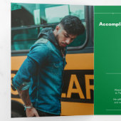 Groen vet AFSTUDEREN brieven en Pet Afstuderen Drieluik Aankondiging (Binnenzijde eerst)