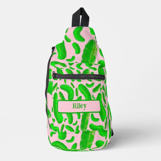 Groene augurken roze achtergrond sling bag (Voorkant)