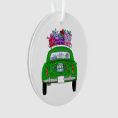 Groene auto met kerstcadeaus ornament (voorkant)