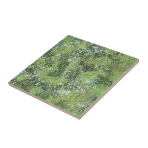 Groene blad bomen met blauwe lucht die door kunst tegeltje