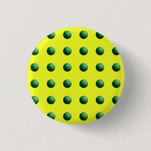 Groene bollen op geel ronde button 3,2 cm