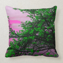 Groene boom en roze hemelstok