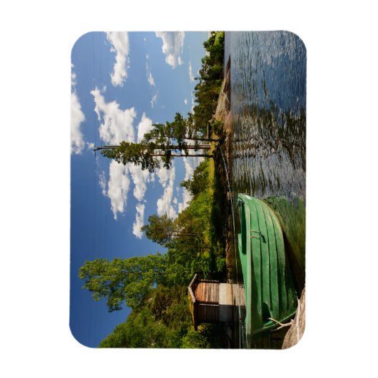 Groene boot in een fjord in Noorwegen Magneet (Verticaal)