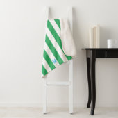 Groene Cabana Stripe & Aangepast Blauw Monogram Sherpa Deken (In situ)