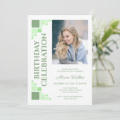 Groene Digitale Lijst Hoek Foto Verjaardag Kaart (Staand voorkant)