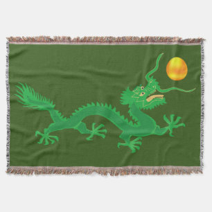 Groene Draak met Gouden Zonbal op Groen Deken