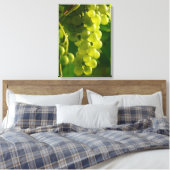 Groene druiven aan de wijnstok canvas afdruk (Insitu (Slaapkamer))