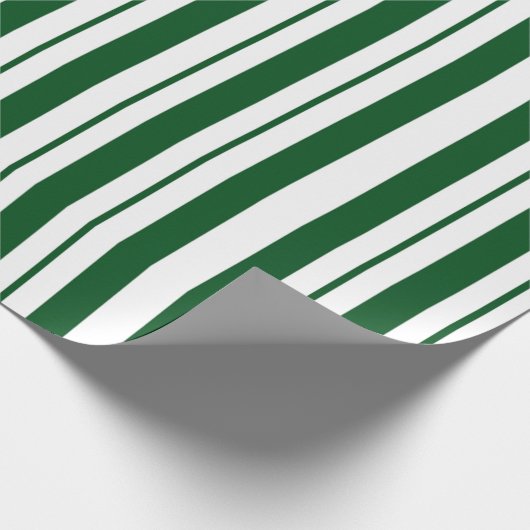 Groene en witte Candy Cane Stripes Cadeaupapier (Hoek)