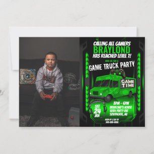 Groene Game Truck Verjaardagsfeest Foto Uitnodigin Kaart