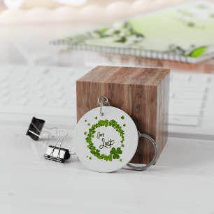 Groene geluksbloem krans sleutelhanger