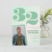 Groene gradiënt 32e verjaardag uitnodigingen Boy P (Staand voorkant)