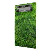 Groene grastextuur van een voetbalveld mini klembord (Angled2)