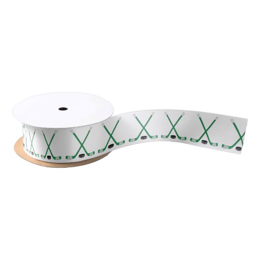 Groene Hockey Sticks en Puck Satin Ribbon Lint (Spoel)
