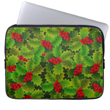 Groene Hulst met Rode Bessen