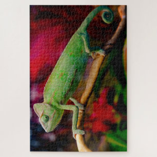 Groene kameleon op de tak legpuzzel