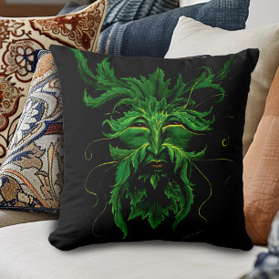 Groene Man Fae Bladeren Zwart Kussen