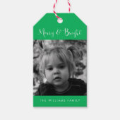 Groene "Merry and Bright" foto met Kerstmis Cadeaulabel (Voorkant)