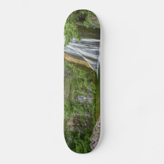 Groene Natuur Waterfall Skateboard (Voorkant)