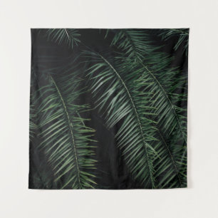 GROENE PALM-PLANT TIJDENS DE NACHT WANDKLEED