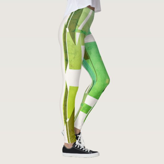 Groene schaduwen op gebroken witte MCM-gepatterde  Leggings (Rechts)
