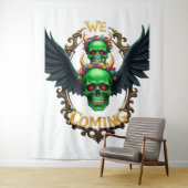 Groene schedels met zwarte vleugels en bloemkroon wandkleed (In situ)