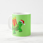 Groene schildpad met kerstcadeau klassieke mok (Voorkant links)