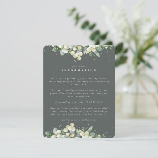 Groene Snowberry+Eucalyptus Edged Bruiloft Details Informatiekaartje (Staand voorkant)