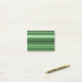 Groene strepen post-it® notes (Op bureau)