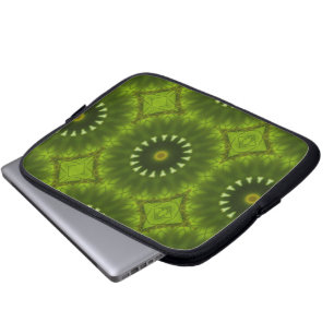 Groene Sunburst Abstracte Kaleidoscoop Patroon Laptop Sleeve