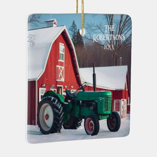Groene Tractor en Rode Schuur Keramisch Ornament (Rechts)