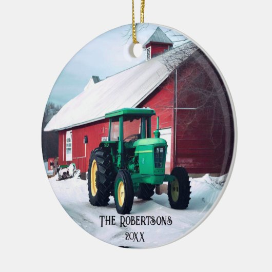 Groene Tractor en Rode Schuur Keramisch Ornament (Links)