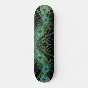Groene veren met zwart skateboard