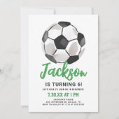 Groene Voetbal Jongen Verjaardag Uitnodiging (Voorkant)