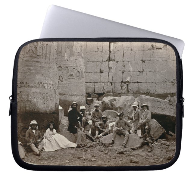 Groepsfoto in de kolf van Karnak, T Laptop Sleeve (Voorkant)