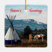 Groeten van het seizoen - Winterkamp Keramisch Ornament (Achterkant)