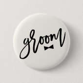 Groom Black Brush Script Bow Stropdas Wedding Part Ronde Button 5,7 Cm (Voorkant)