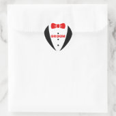Groom Tex-Black Tuxedo & Red Bowtie Ronde Sticker (Tas)