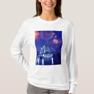 Groot-Brittannië, Londen. Vuurwerk boven de Tower T-shirt