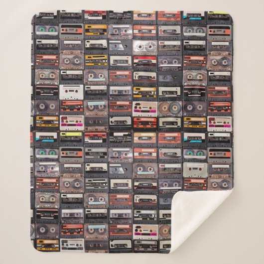 Groot collectie audiocassettes sherpa deken (Voorkant)