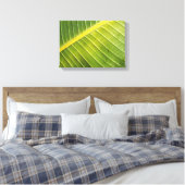 Groot tropisch blad met waterdruppeltjes van Rayad Canvas Afdruk (Insitu (Slaapkamer))