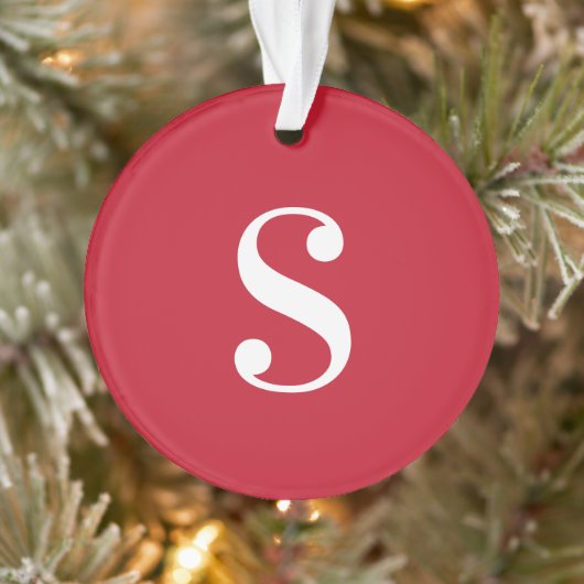 Groot wit monogram op rood ornament (Boom)